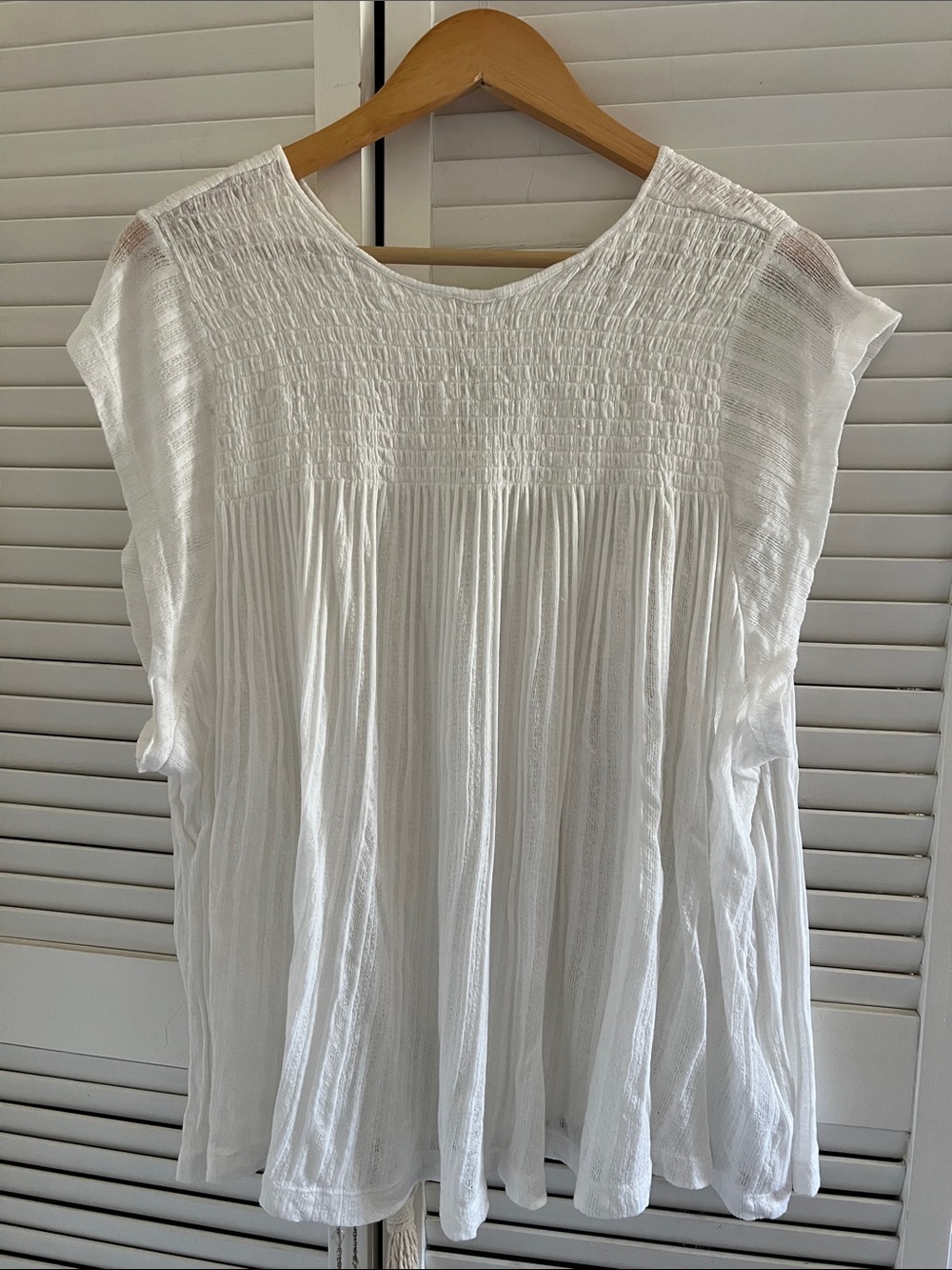 🤍Anthropologie | akemi+kin swing keyhole white/cream top🤍